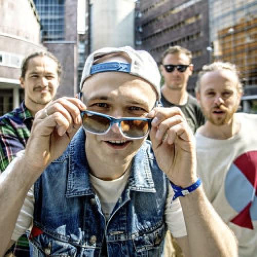 Прозрачный свитерок с вырезом полупидарок такой гелем вылизан слова. Каста – Ревность