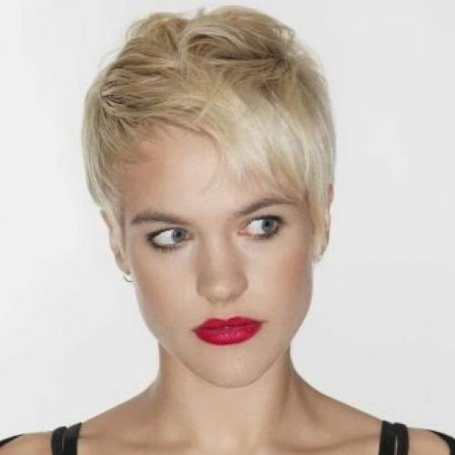 Очень легкая и красивая прическа. Легкие прически на каждый день 08 Очень легкая и красивая прическа. Легкие прически на каждый день 08