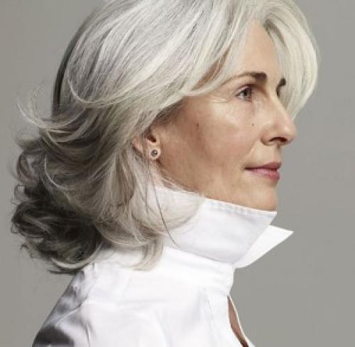 Седые волосы в раннем возрасте причины. В каком возрасте появляется первая седина 02