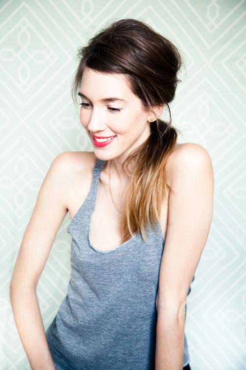 Как сделать небрежный хвостик. Хвост «Узел» 07