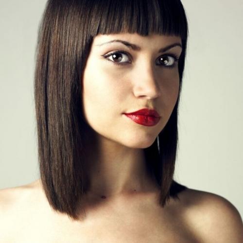 Каре с челкой на бок. Чёлка