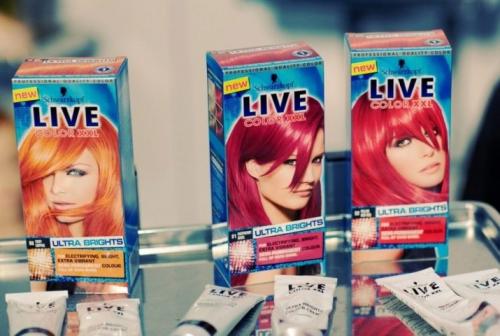 Покраска волос с розовым оттенком.  Пастельный розовый цвет волос 09