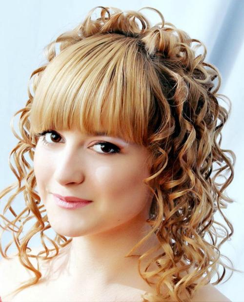 Прически на средние волосы с челкой. Прически с локонами на средние волосы с челкой
