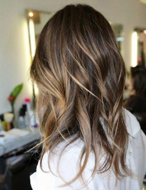 Локоны на волосы средней длины. Особенности укладки кудрей на средние волосы