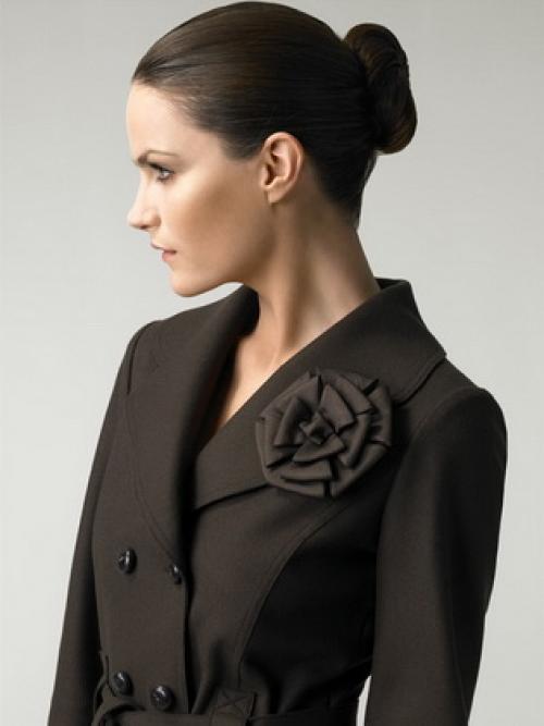 Деловая прическа на средние волосы. Легкие деловые прически на длинные и средние волосы