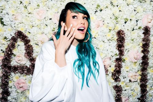 Синий цвет волос кому идет. Синие волосы: оттенки и кому они подходят