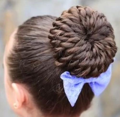 Красивые прически на средние волосы. Красивые причёски для особых случаев