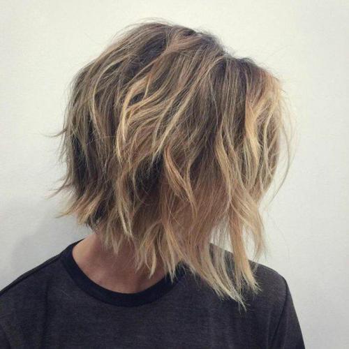 Каре боб черные волосы. Эффектные приемы для укороченных образцов: женственность на первом месте