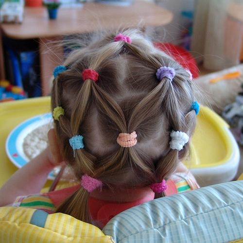 Прическа из хвостиков. Лучшие решения прически для садика