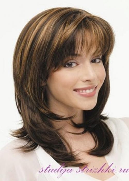 Прически для прямых средней длины волос. Красивые прически на средние волосы для женщин 50+ 13
