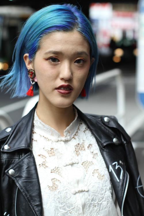 Синий цвет волос кому идет. Синие волосы: оттенки и кому они подходят