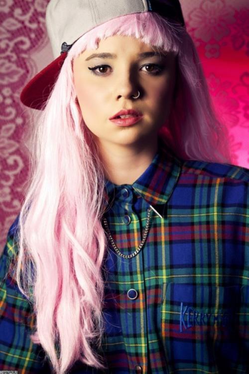 Как покрасить волосы в розовый цвет в домашних условиях?