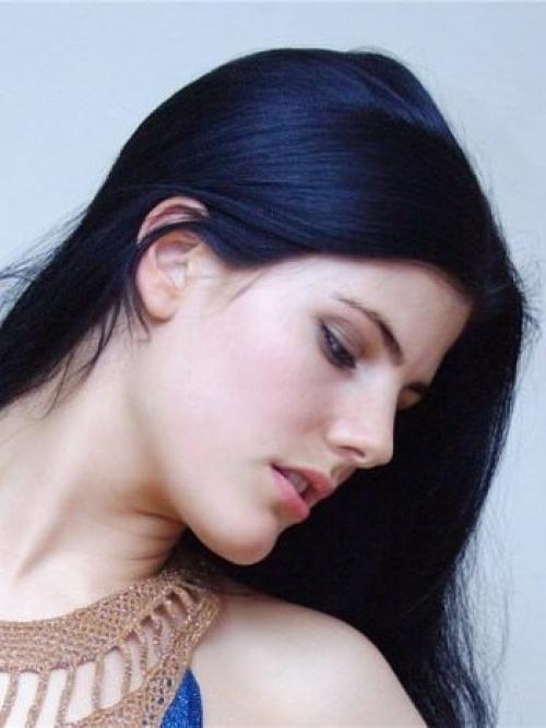 Как покрасить волосы в черный цвет в домашних условиях. Черный цвет волос — кому идет, как покрасить в домашних условиях и как смыть? Краски и оттенки