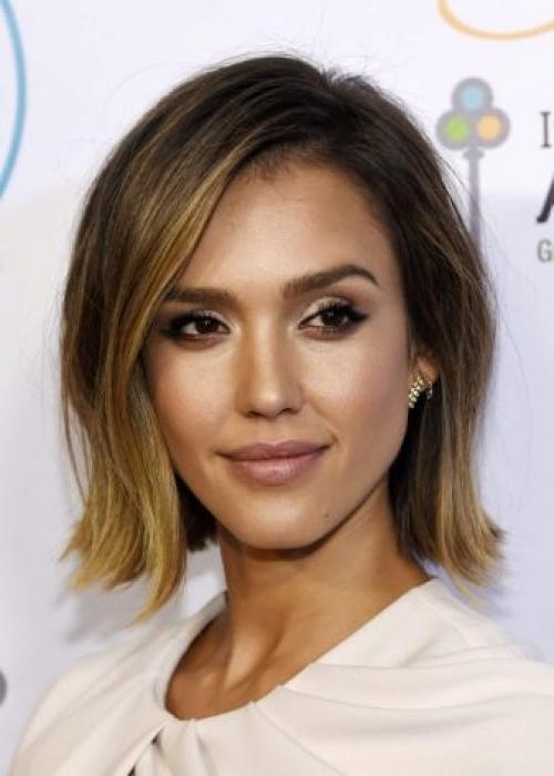 Стрижка короткое каре с удлинением. Как выбрать по типу лица? 06