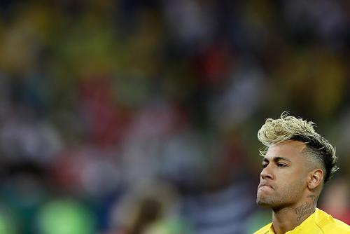 Прическа футболиста неймара. Неймар сделал ужасную прическу прямо перед ЧМ. Научился у Роналдо