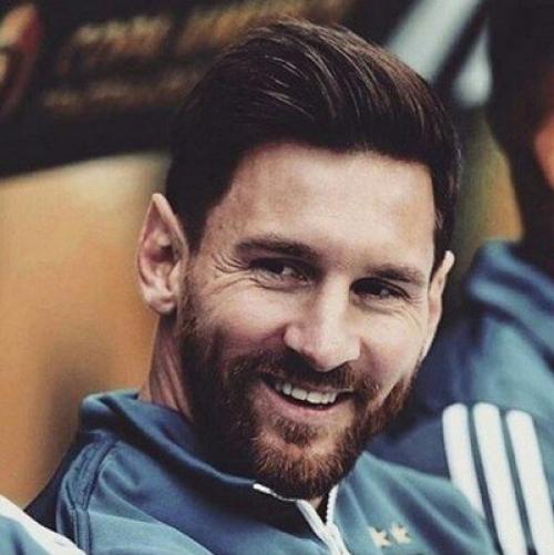 Прически футболистов месси. 