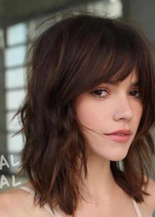 Девушки со средними волосами. Красивые прически на средние волосы для женщин 50+ 14