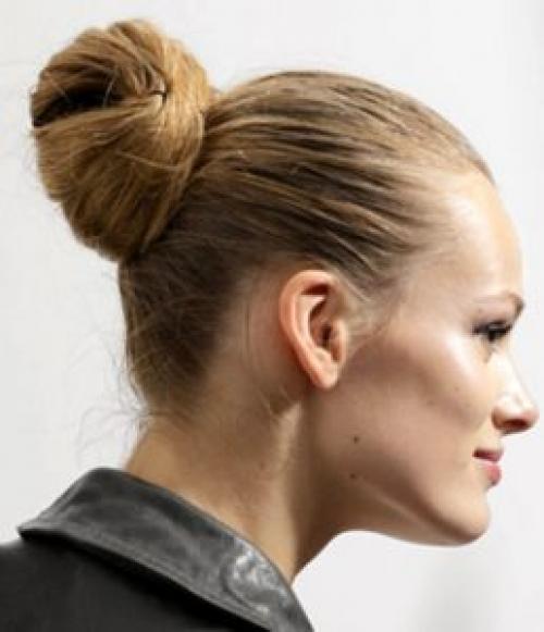 Красивые прически на каждый день. Причёска-пучок на каждый день. Мастер класс с фото.