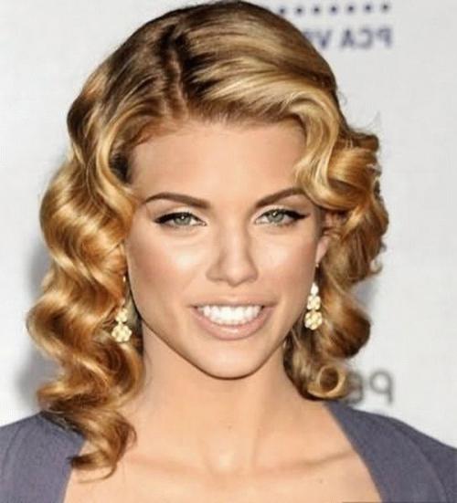 Как сделать укладку на средние волосы дома. Рекомендации по укладке 21 Как сделать укладку на средние волосы дома. Рекомендации по укладке 21