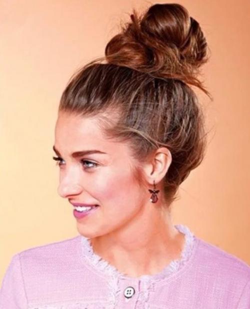 Низкий пучок с бубликом. Как сделать пучок из волос без шпилек?