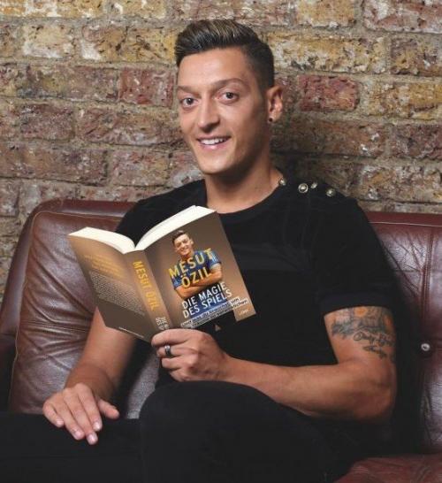 Прическа дибалы 2019 со всех сторон. Лучшие причёски знаменитых футболистов в 2019 году