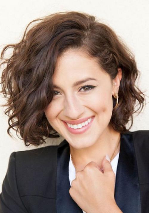 Прямое каре средней длины. Каре на средние волнистые и вьющиеся волосы 02 Прямое каре средней длины. Каре на средние волнистые и вьющиеся волосы 02