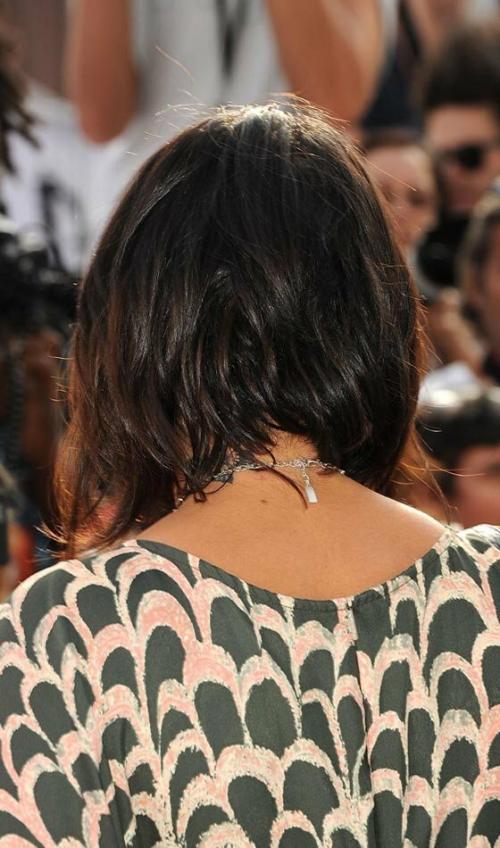 Стрижка ассиметричный боб вид сзади. 10 интересных моделей стрижки боб: вид сзади