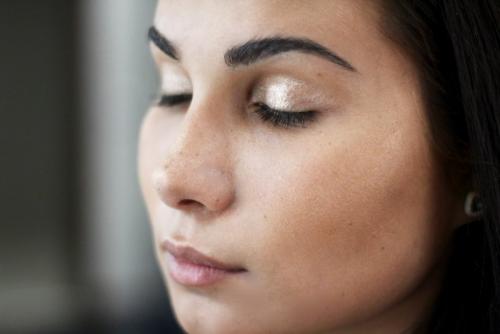 Как красиво сделать макияж в домашних условиях. Как сделать макияж в домашних условиях — делаем красивый и правильный макияж своими руками (100 фото)