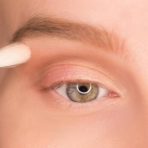 Как сделать макияж самой. Макияж глаз для начинающих