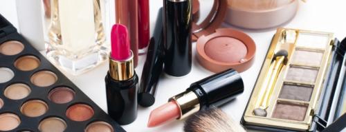 Как красиво сделать макияж в домашних условиях. Как сделать макияж в домашних условиях — делаем красивый и правильный макияж своими руками (100 фото) 32