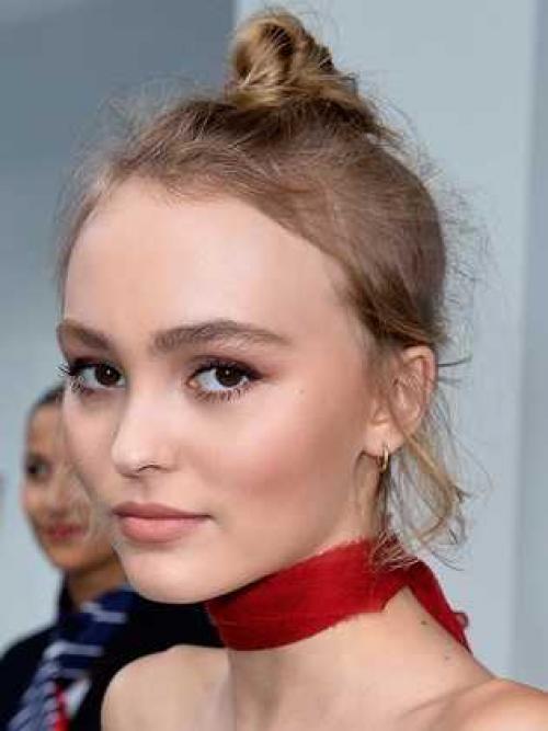 Прическа для девочки гулька. Как сделать прическу-гульку для девочки с короткими волосами 02