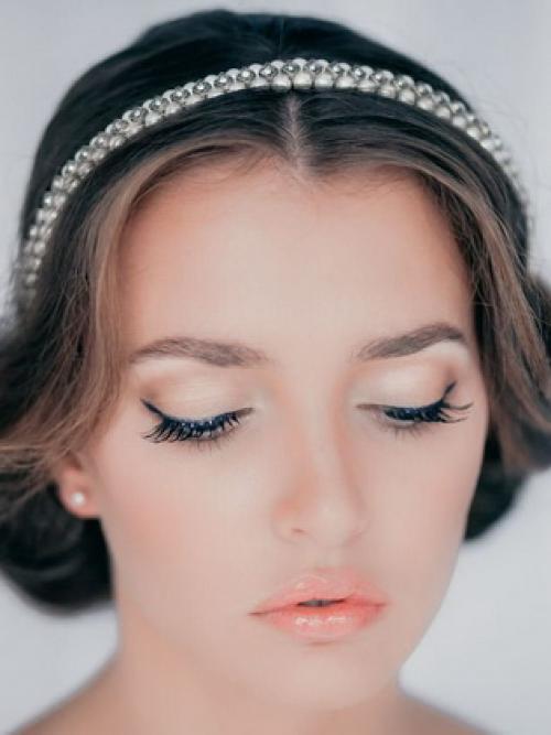 Зачіски на весілля для гостей на середнє волосся. Прически на средние волосы для гостей на свадьбе: укладки для мам, свидетельниц и подруг