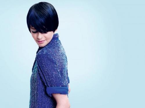 Укладка на короткие волосы с челкой