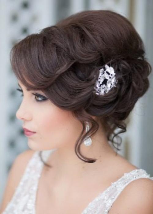 Прически на среднюю длину. Красивые прически на средние волосы для женщин 50+ 22 Прически на среднюю длину. Красивые прически на средние волосы для женщин 50+ 22