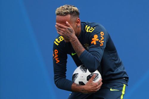 Прическа футболиста неймара. Парикмахер, который сделал Неймару ту самую прическу