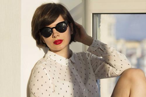 Короткие стрижки для квадратного лица 2020. Правил.  Какие стрижки для квадратного лица НЕ подходят