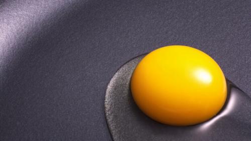 Маска для волос из испорченного кефира. Рецепты масок для роста и укрепления волос с кефиром в домашних условиях