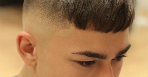 Прямые прически на средние волосы. Красивые прически на средние волосы для женщин 50+ 09 Прямые прически на средние волосы. Красивые прически на средние волосы для женщин 50+ 09