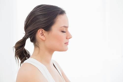 Как сделать хвост небрежный. Как сделать низкий хвост с пробором 02 Как сделать хвост небрежный. Как сделать низкий хвост с пробором 02