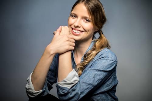 Как сделать хвост небрежный. Как сделать низкий хвост с пробором 03 Как сделать хвост небрежный. Как сделать низкий хвост с пробором 03