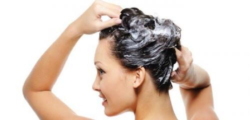 Как осветлить волосы в домашних условиях быстро. Как эффективно и быстро осветлить волосы – инструкция