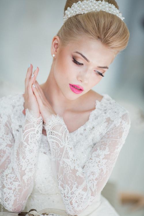 Свадебные прически с челкой 2019. 10 трендовых свадебных причесок 2019 года.