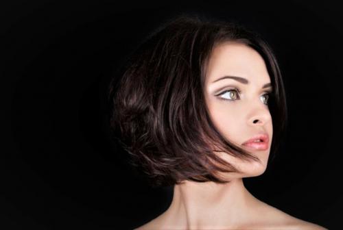 Градуированное каре на тонкие волосы. Стрижка Каре и её модные варианты, которые придадут объём даже самым тонким и слабым волосам