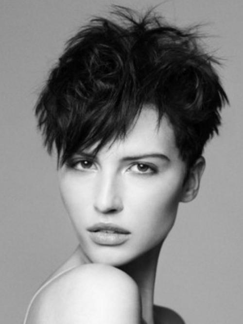 Короткие стрижки без укладки на тонкие волосы. Варианты стрижек без укладки для тонких прямых волос