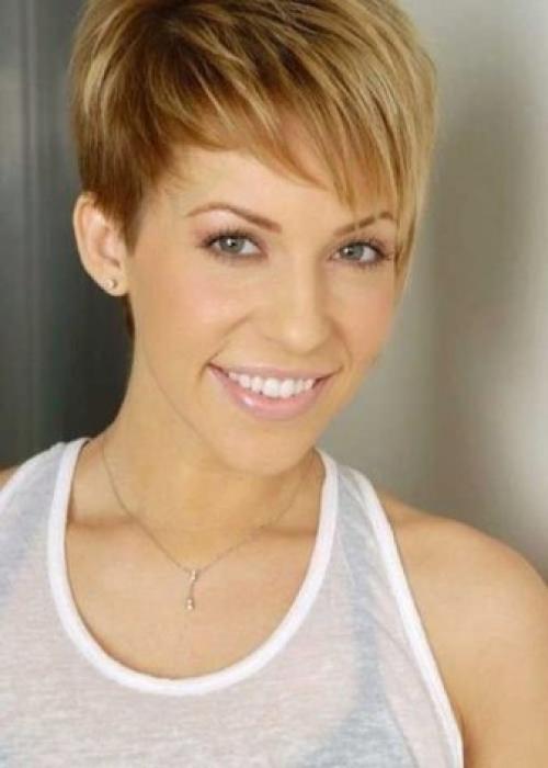 Овальное лицо стрижка тонкие волосы. Стрижки на средние волосы для овального лица 03