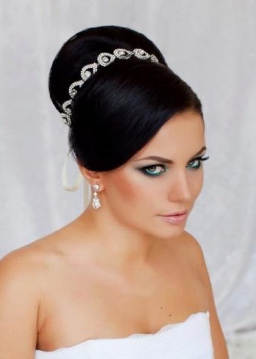 Свадебная укладка с челкой на средние волосы. Свадебные прически с челкой и без челки 08 Свадебная укладка с челкой на средние волосы. Свадебные прически с челкой и без челки 08