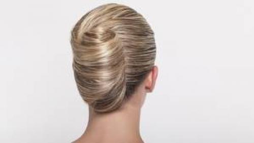 Сделать укладку на средние волосы. Особенности укладки средних волос 17