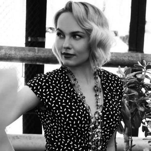 Сделать укладку на средние волосы. Особенности укладки средних волос 15