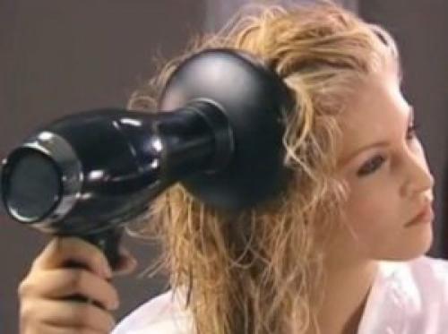 Как укладывать кудрявые волосы феном. Методы укладки непослушных кудрявых волос