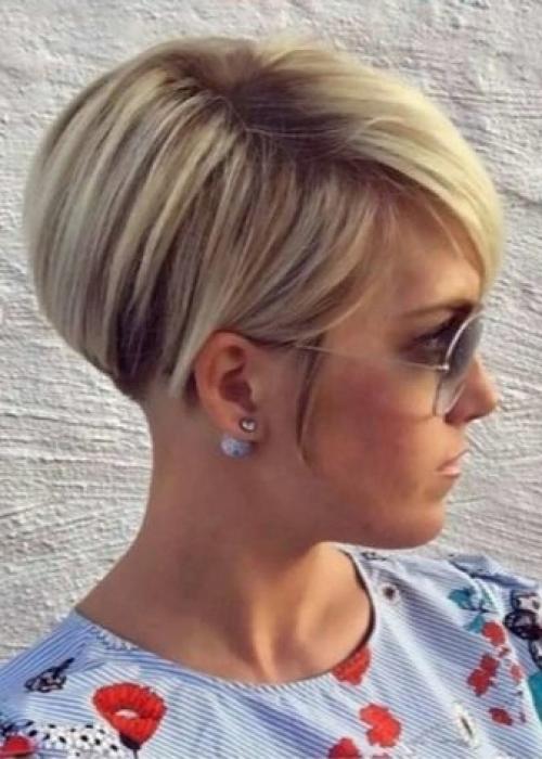 Технология стрижки короткой женской. Схема короткой молодежной женской стрижки с рваной окантовкой 16